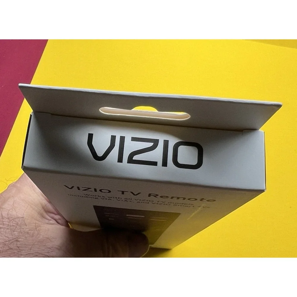 NEW Genuine VIZIO Universal Remote Control for VIZIO TV's - XRT140R.‎